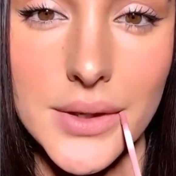 NIB BUXOM FULL SIZE PLUMPING LIP MATTE COLOR IS (DOLLY) - Picture 6 of 6